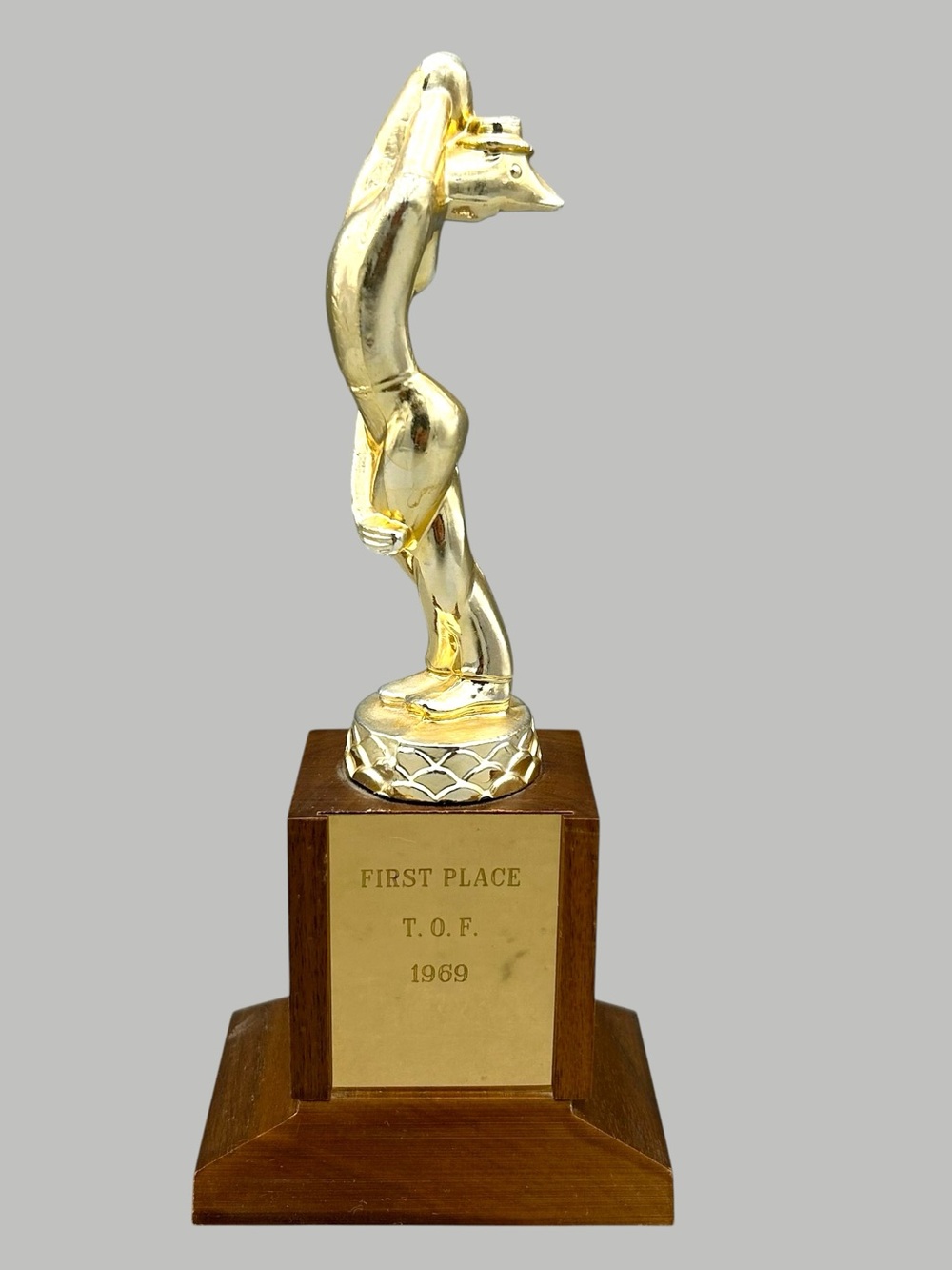 Antique Gold Fish Golfing Trophy - Classic Gold Finish 8” Tall